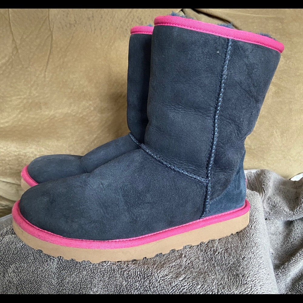Ugg classic boots 7